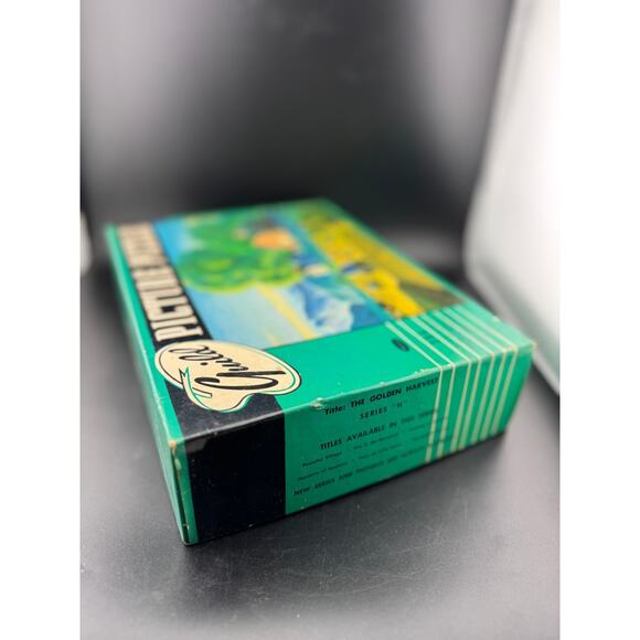 Vintage Guild Puzzle - The Golden Harvest - Picture 3 of 7